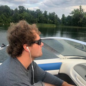 Meet your Posher, Brady